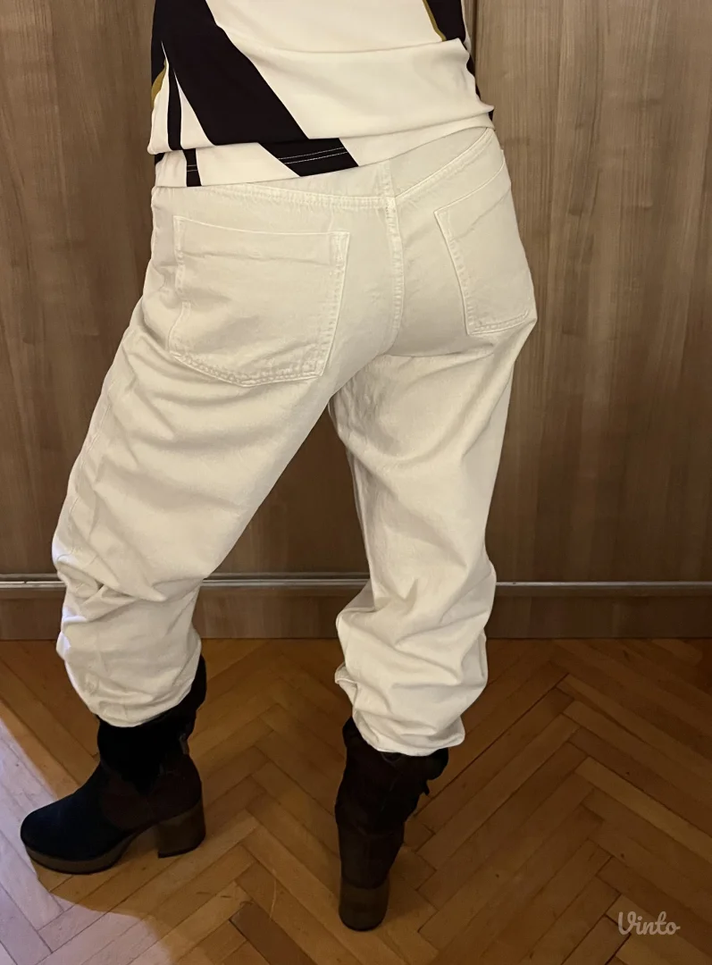 ZARA bež pantalone - NOVO!