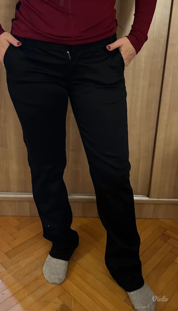 Plitke crne farmerka