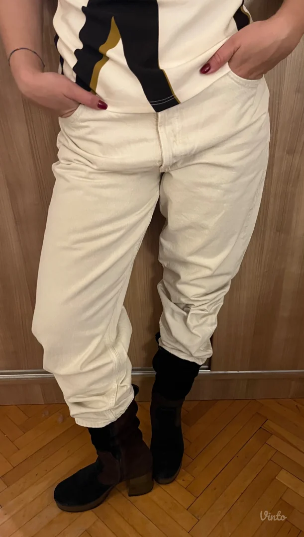 ZARA bež pantalone - NOVO!