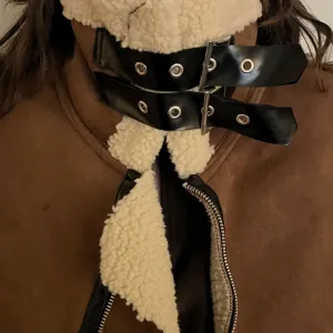 Prsluk od prevrnute kože