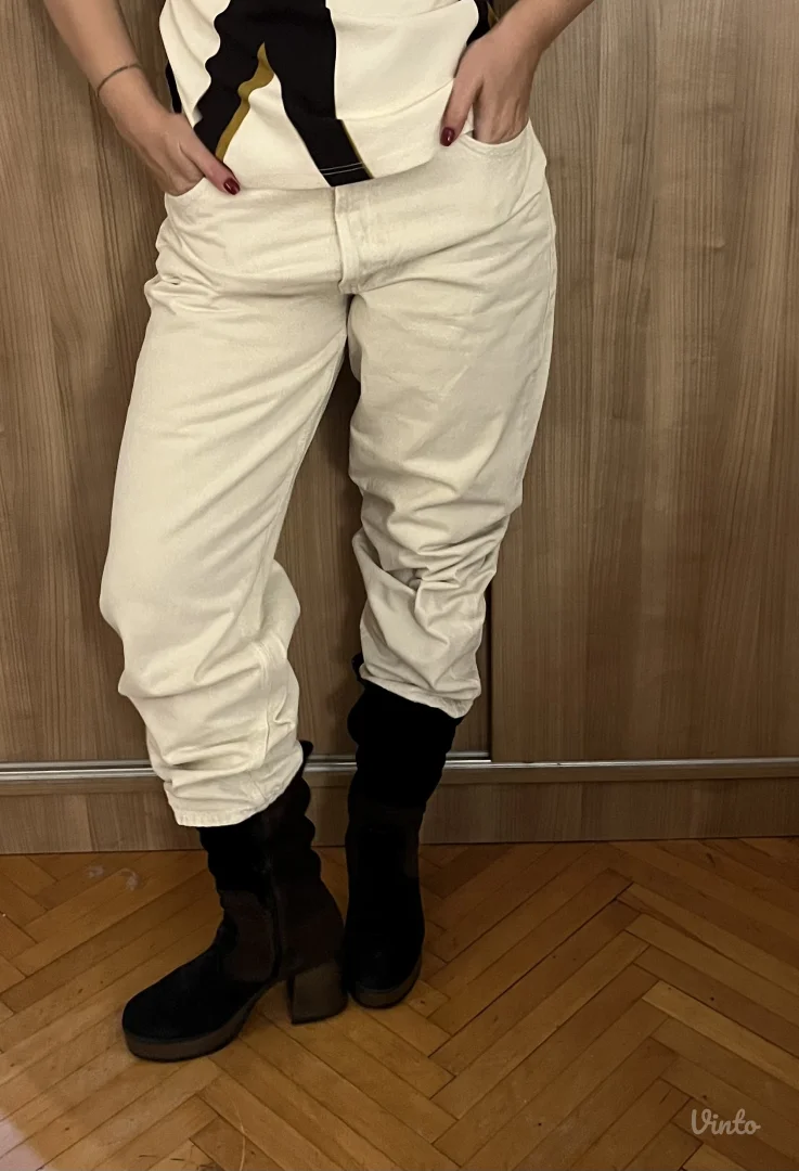 ZARA bež pantalone - NOVO!