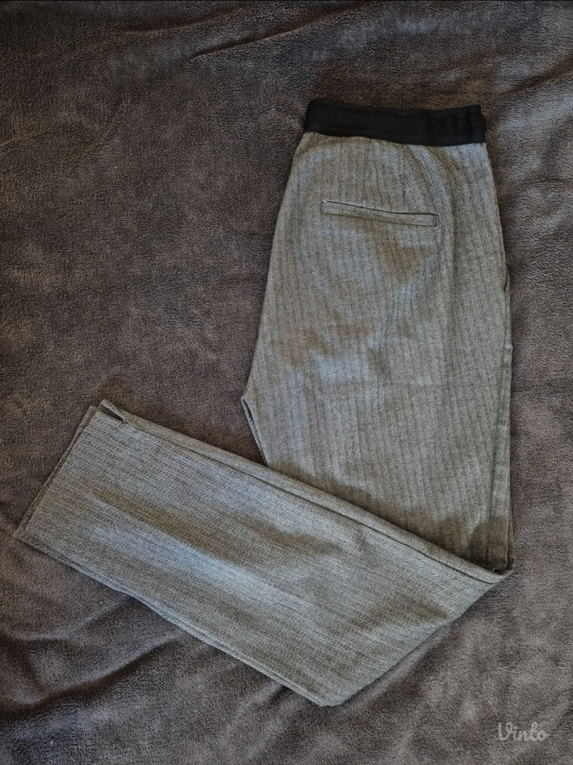 Zara pantalone M