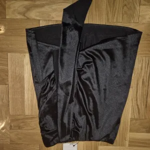 Nova sa etiketom svecana suknja