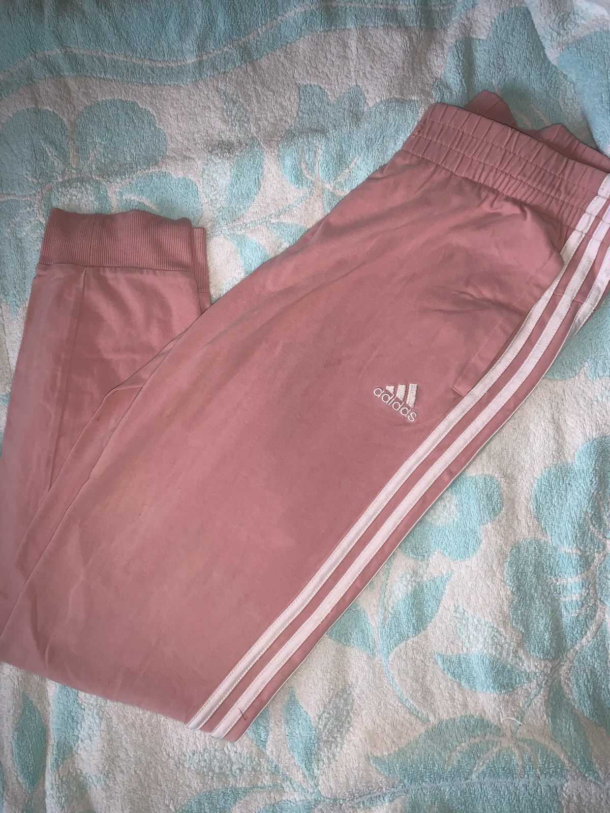NOVA TRENERKA ADIDAS
