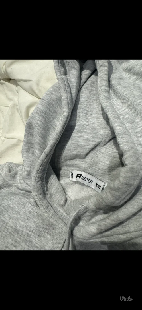 New yorker duks sa kapuljacom