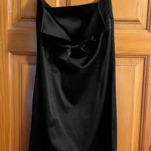 Elegantna kratka haljina