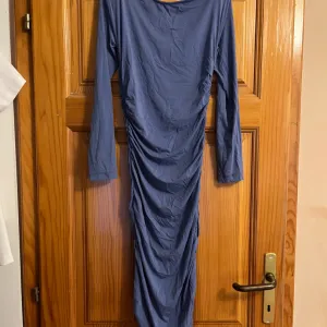 Uska rastegljiva haljina