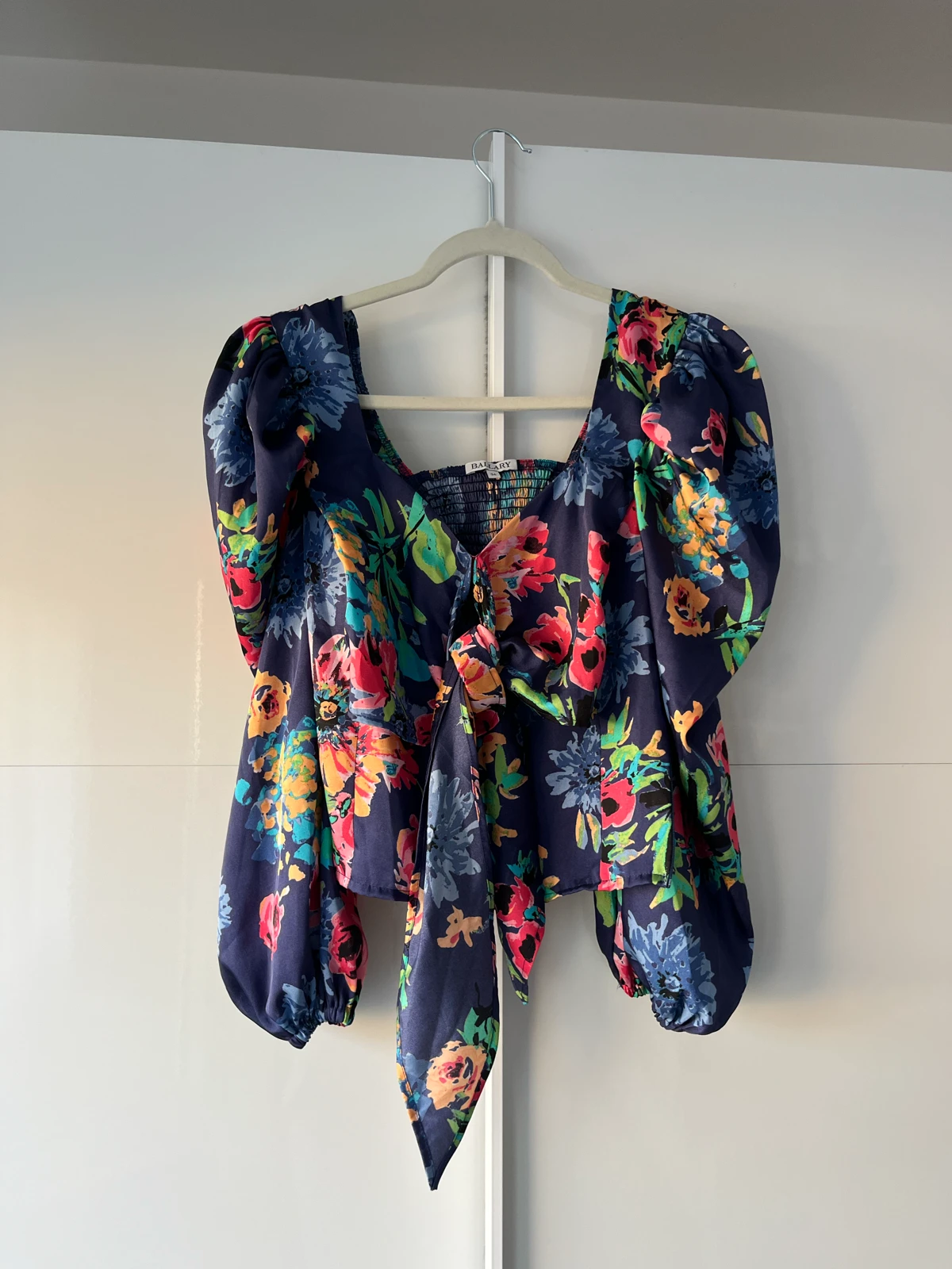 Sarena bluza S velicina