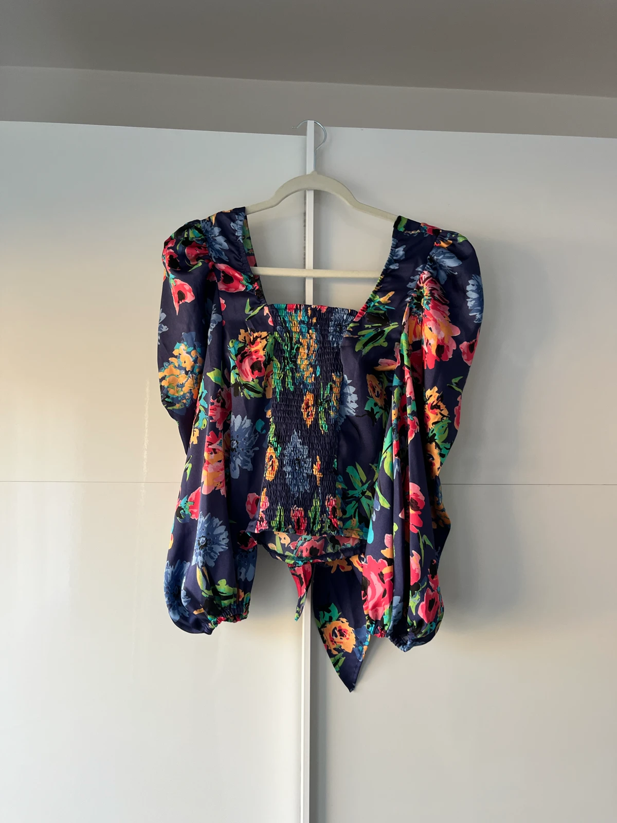 Sarena bluza S velicina