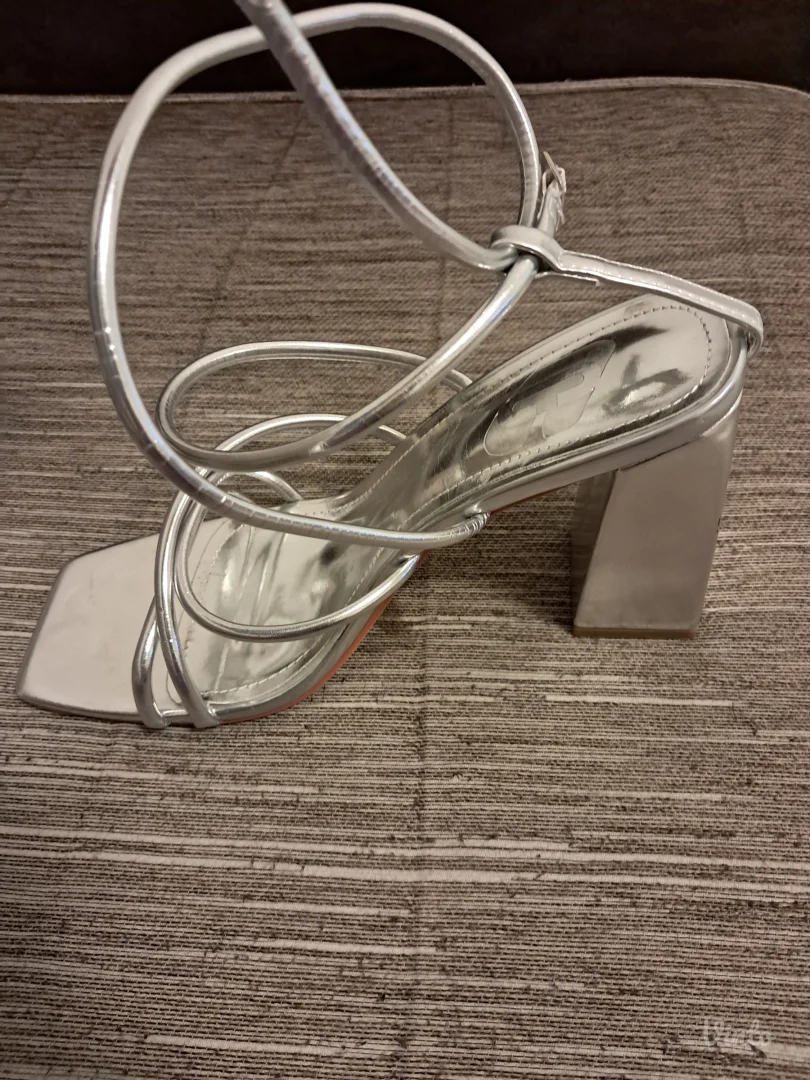 Shein srebrne stikle