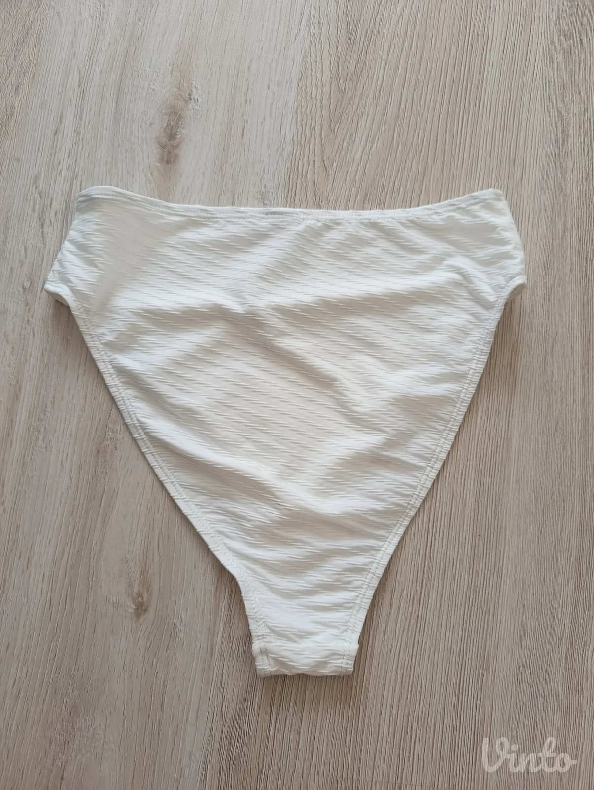 NA-KD beli dvodelni bikini