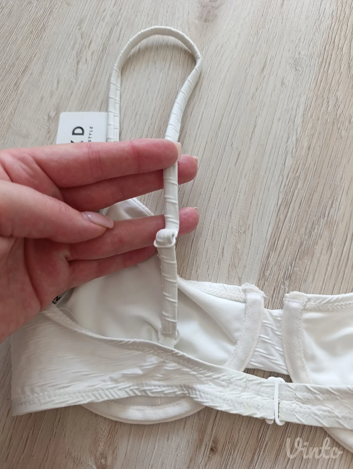 NA-KD beli dvodelni bikini