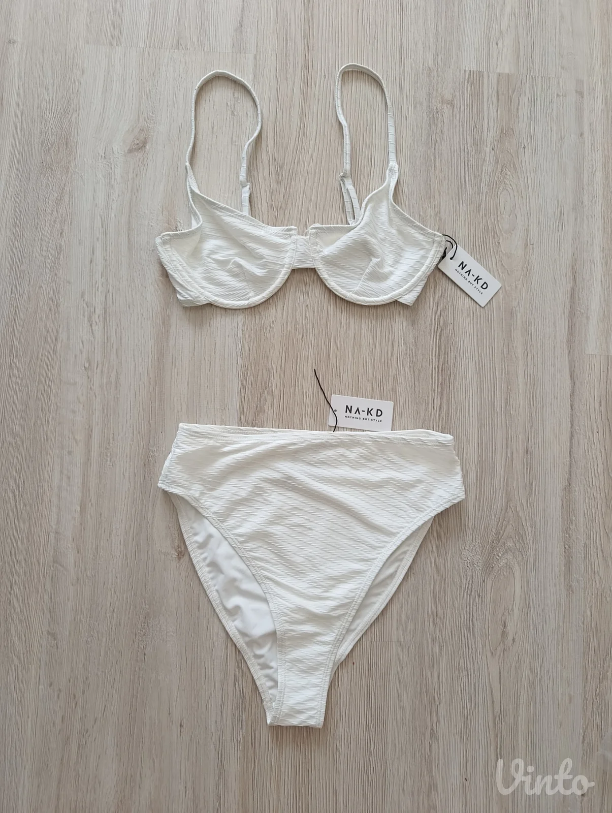 NA-KD beli dvodelni bikini