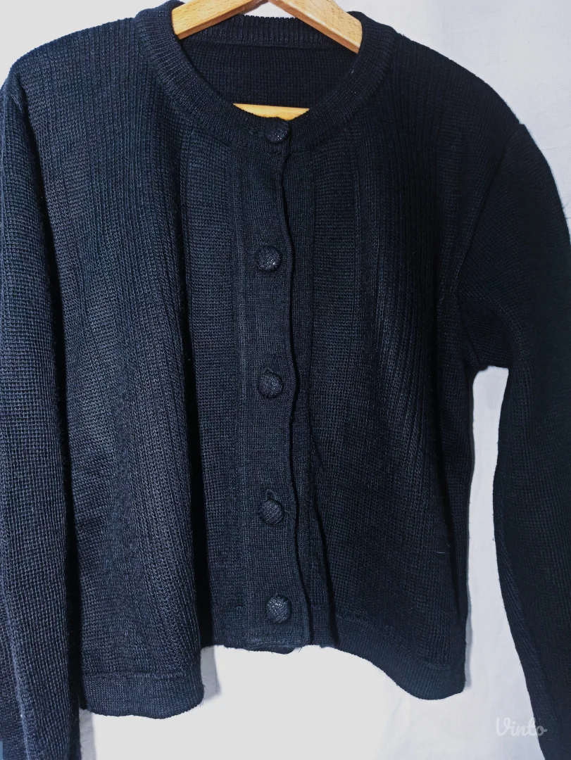 Trikotažni džemper na kopčanje