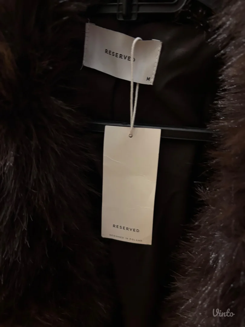 Kratka jakna od veštačkog krzna