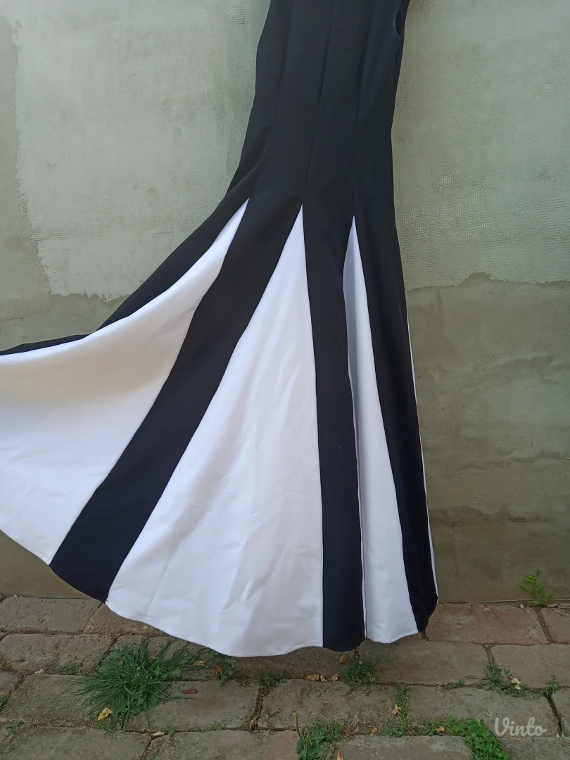 HALJINA crno bela vel.S