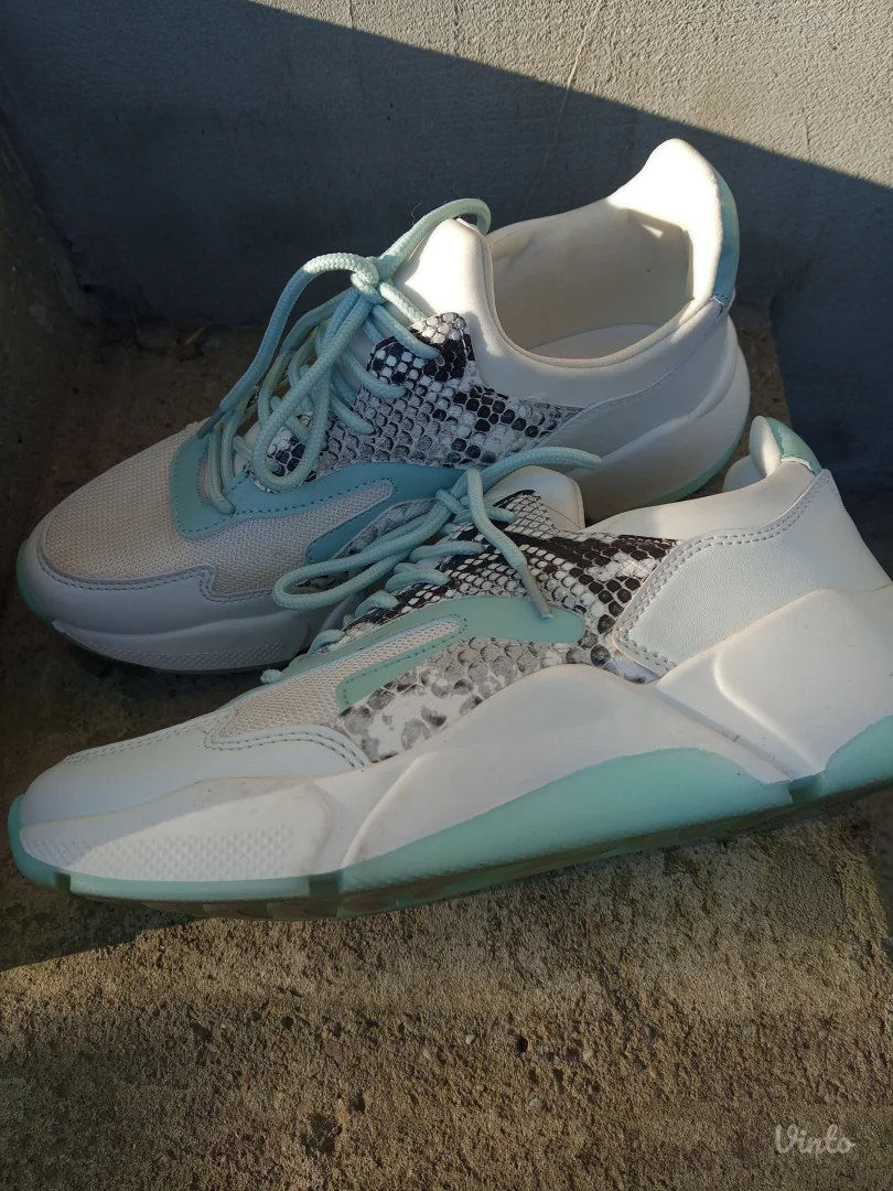 GRACELAND patike belo zelene VEL.39