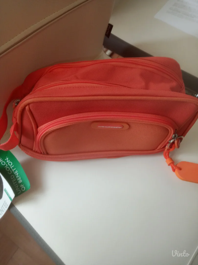 BENETTON TORBICA nova