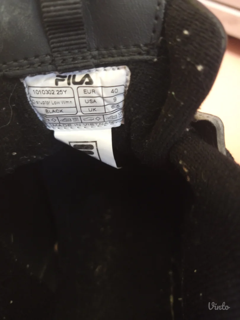 FILA DISRUPTOR crne patike VEL.40