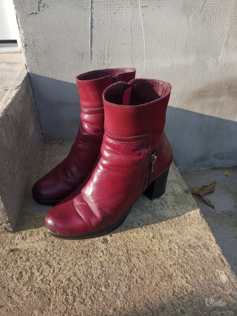 CIPELE CIZME poludoboke kozne VEL.37