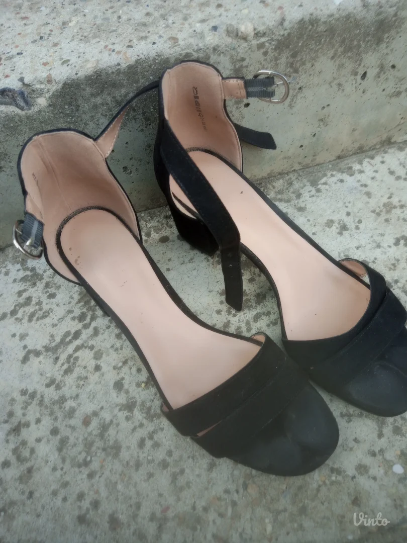 SANDALE elegantne crne BR.39