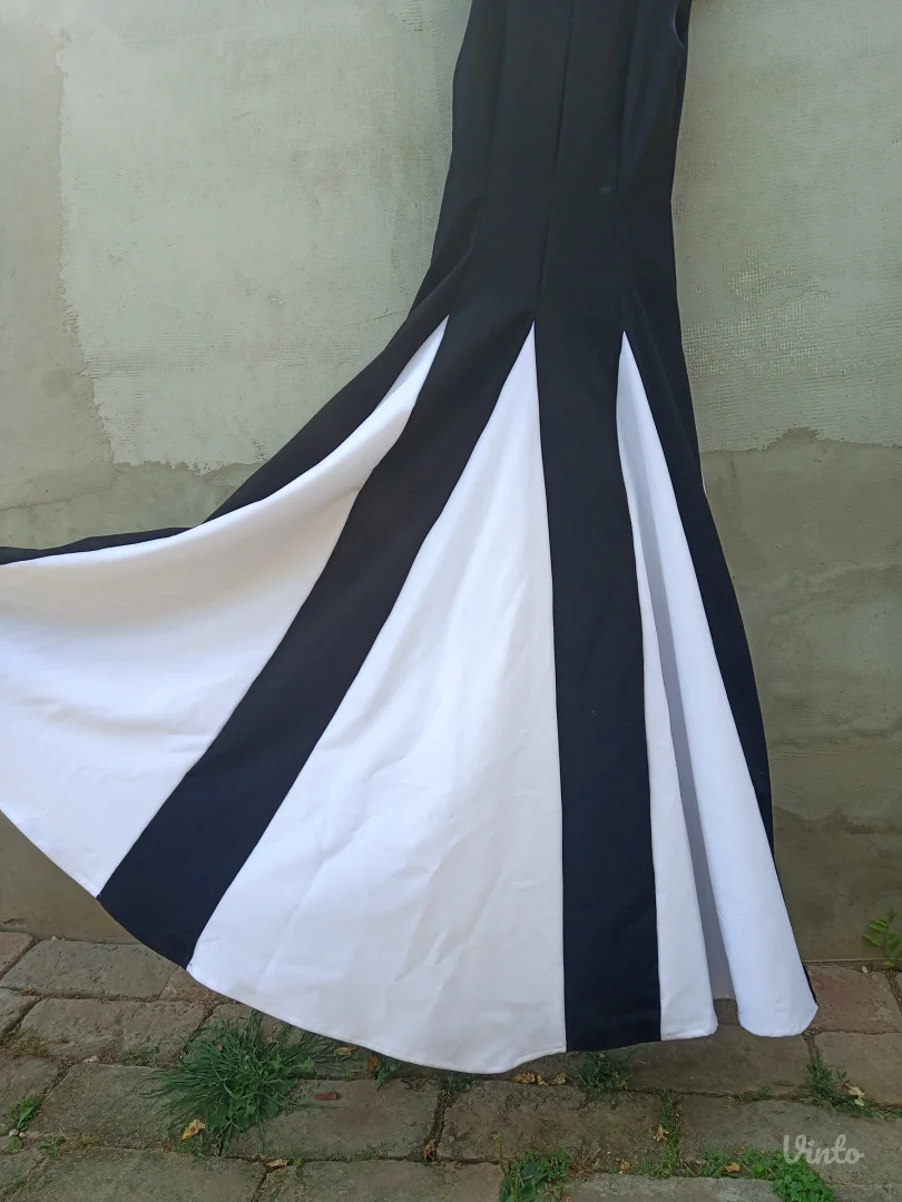 HALJINA crno bela vel.S