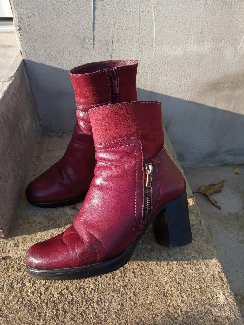 CIPELE CIZME poludoboke kozne VEL.37