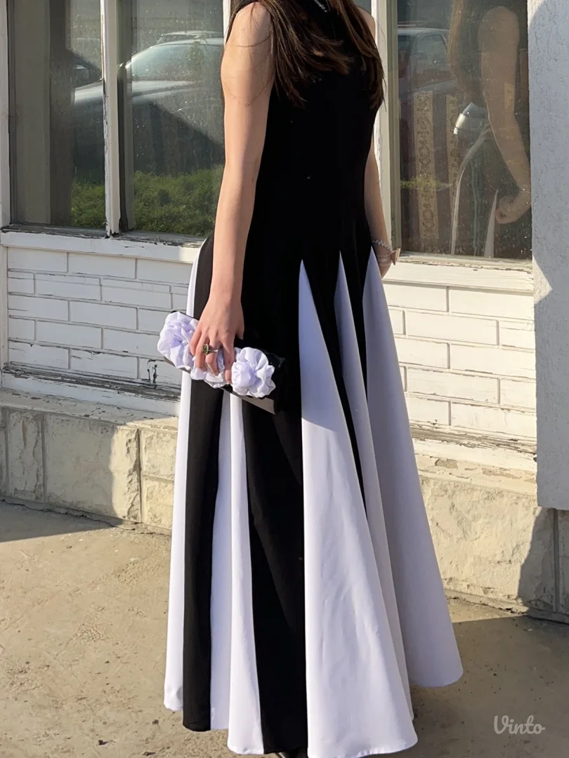 HALJINA crno bela vel.S