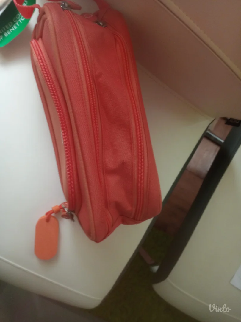 BENETTON TORBICA nova