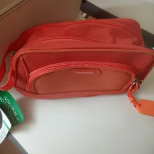 BENETTON TORBICA nova