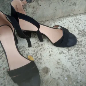 SANDALE elegantne crne BR.39