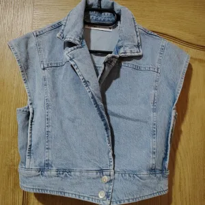 KOTON teksas prsluk PLAVI VEL.36