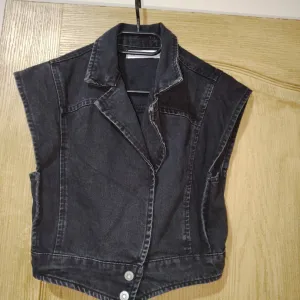 KOTON teksas prsluk CRNI VEL.36