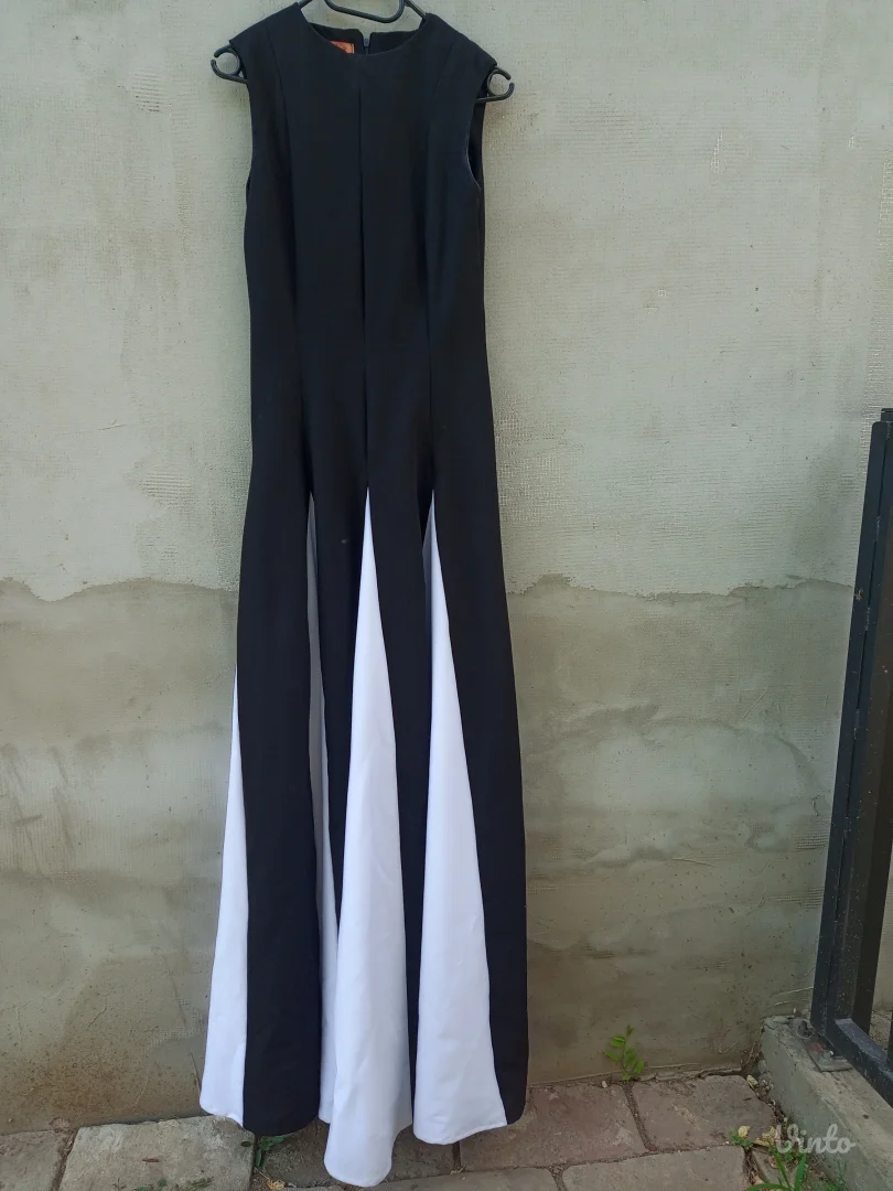 HALJINA crno bela vel.S