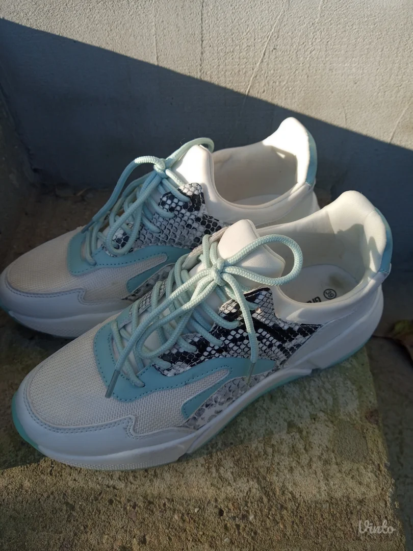 GRACELAND patike belo zelene VEL.39