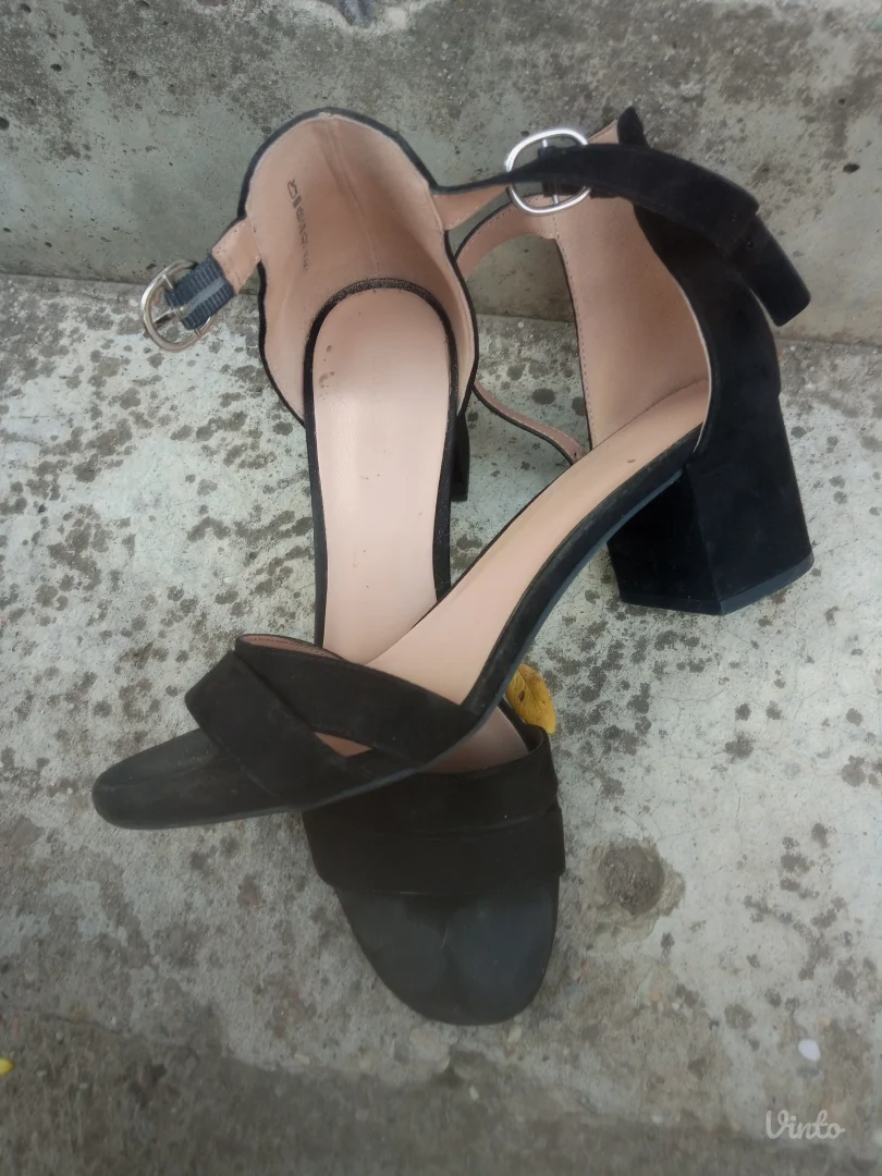 SANDALE elegantne crne BR.39