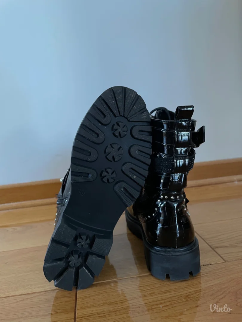 Opposite ženske čizme