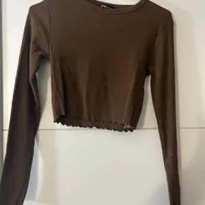 Braon crop top