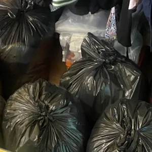 PRODAJEM ZENSKU GARDEROBU U DZAKOVIMA