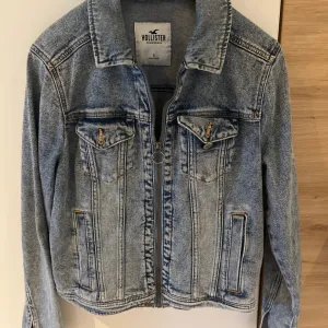 hollister teksas jakna