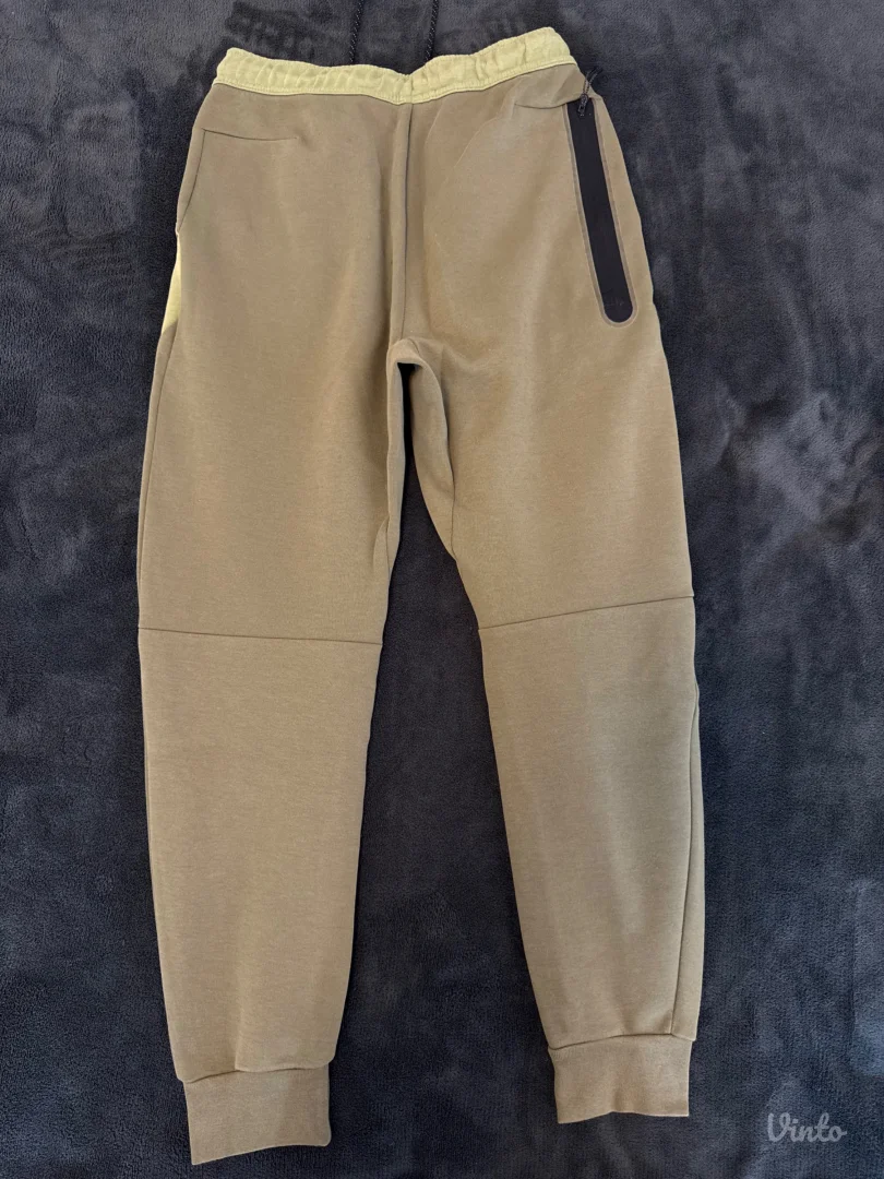 Nike Tech Fleece