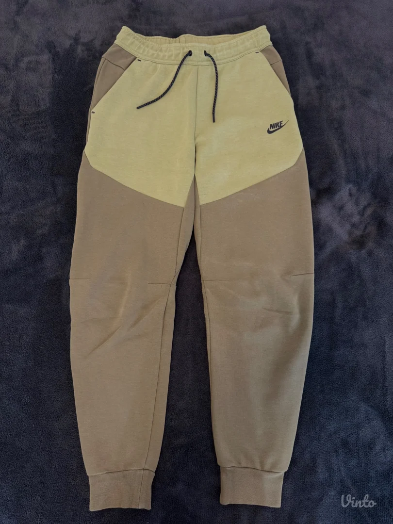 Nike Tech Fleece