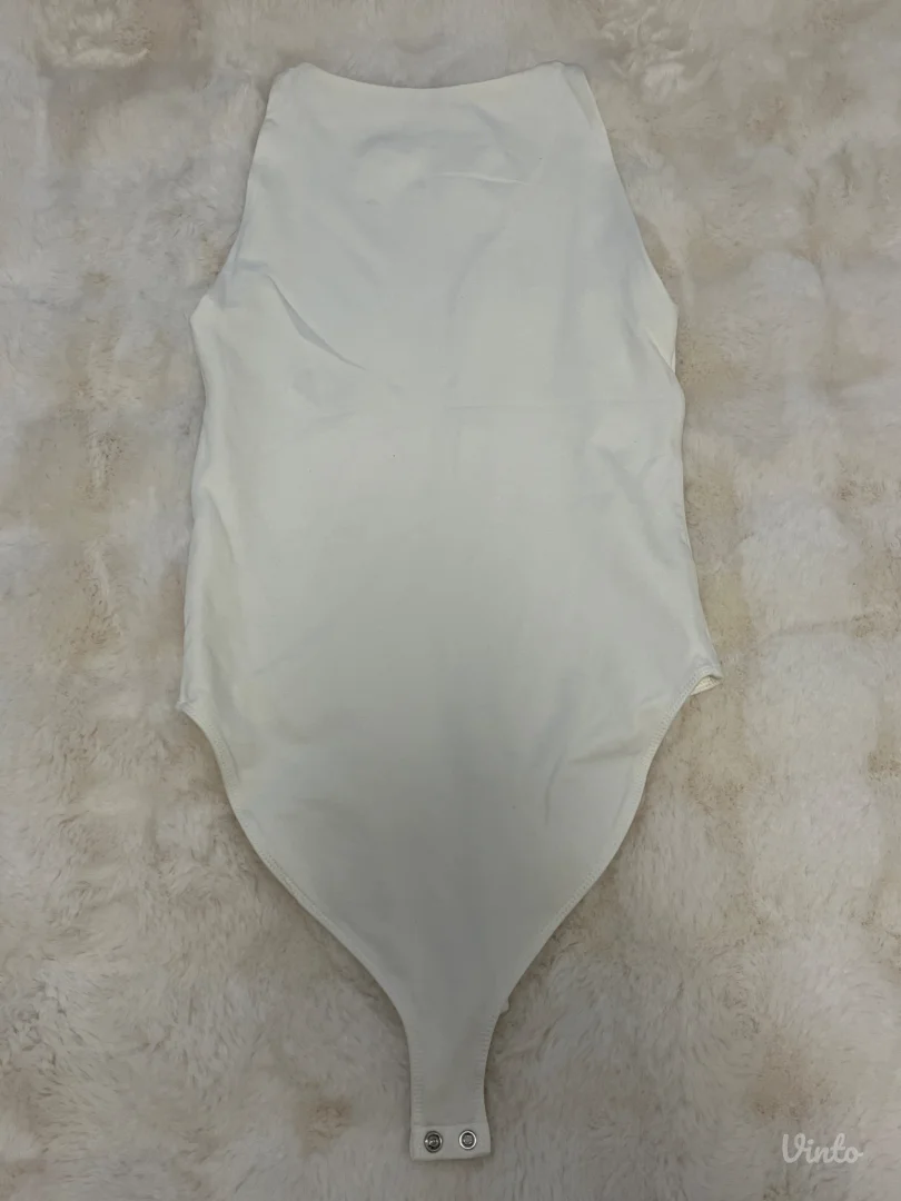 Stradivarius- beli bodi