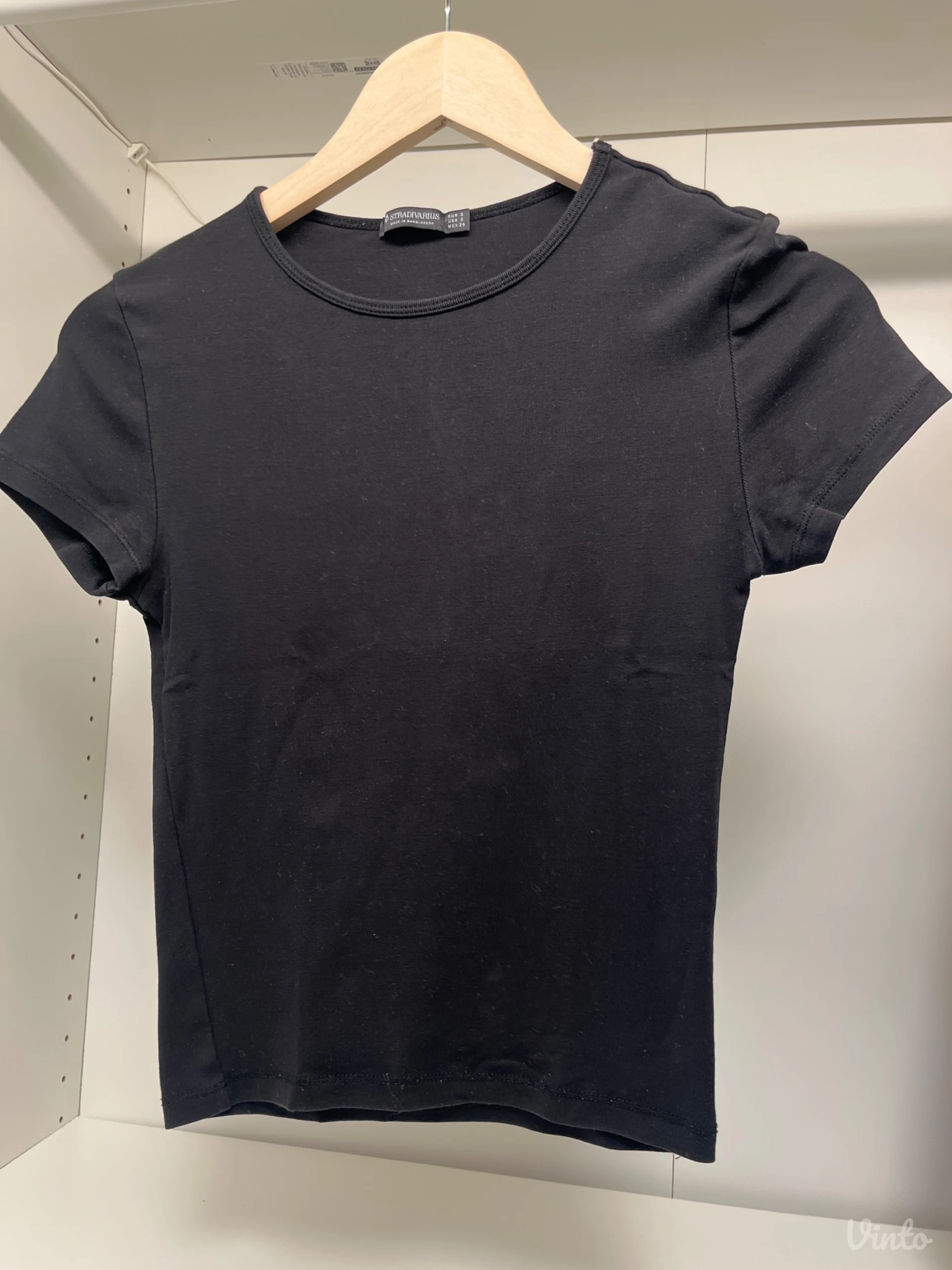Crna Stradivarius basic majica