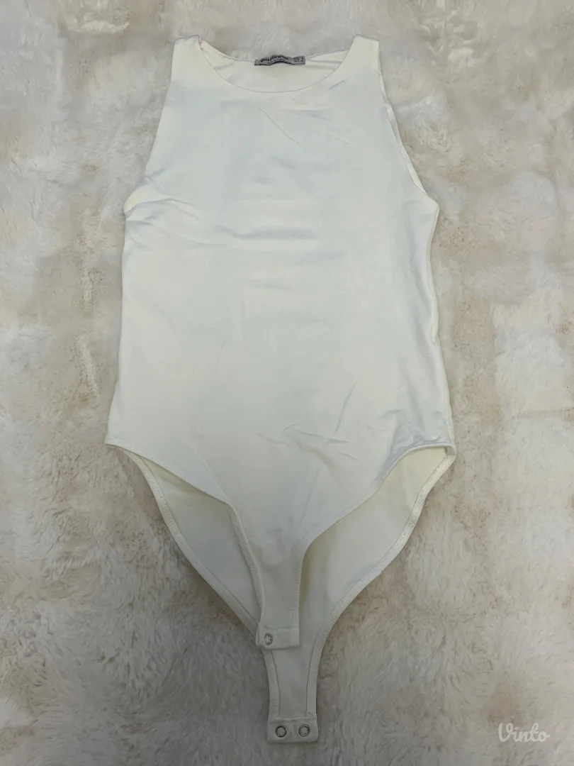 Stradivarius- beli bodi