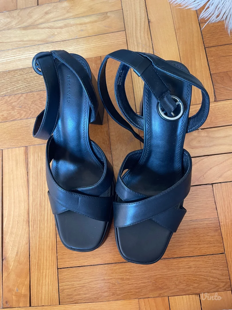 Crne štikle sandale