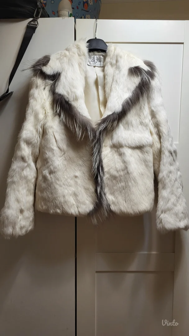 Bunda kratka bela srebrna lisica