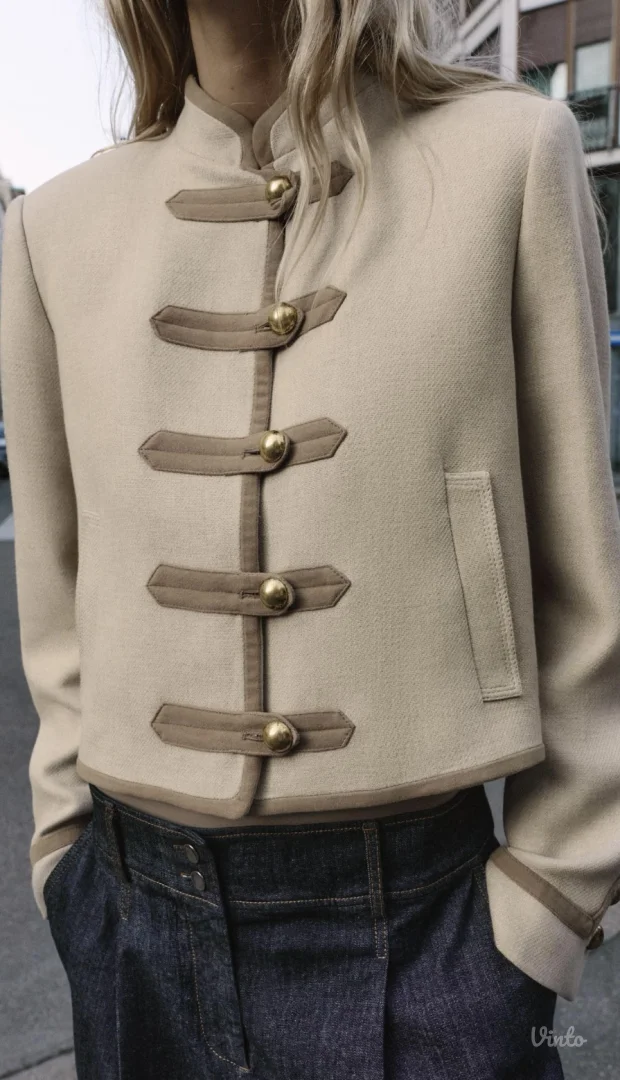 Bez jakna sa naramenicama