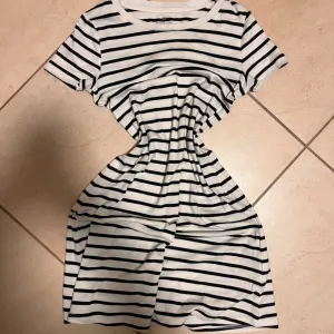 NOVA - Haljina Na Pruge