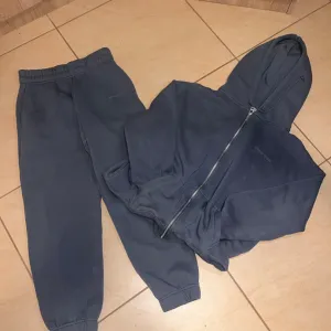 KOMPLET - Plave Trenerke